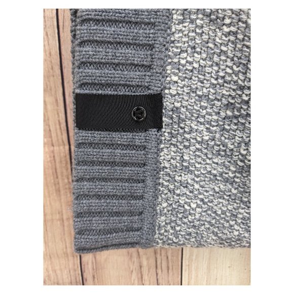 LULULEMON Cozy Yogi Infinity Scarf Wrap in Heathered Medium Grey / Angel Wing OS - Picture 6 of 10